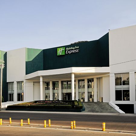 Holiday Inn Express Toluca By Ihg Экстерьер фото