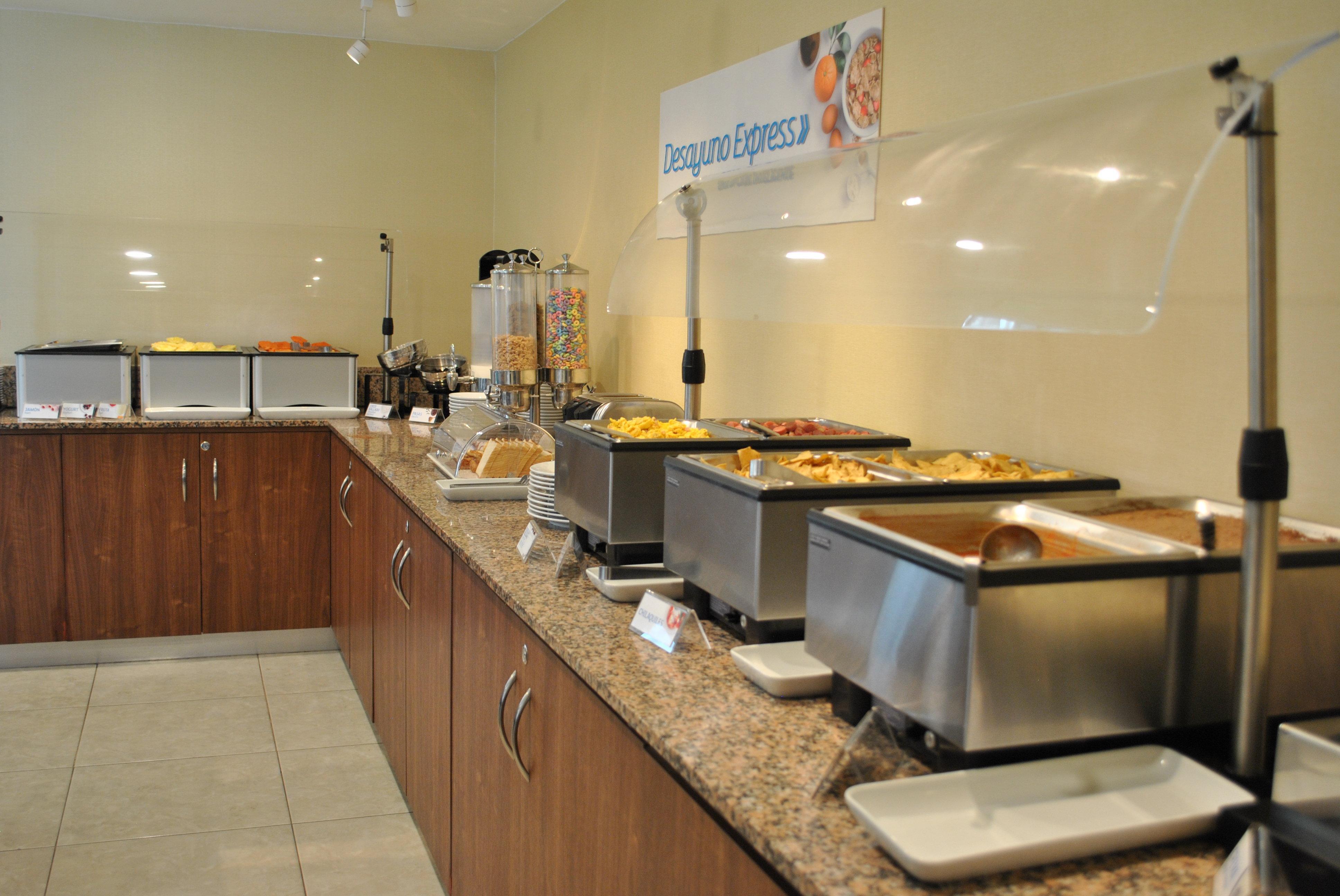 Holiday Inn Express Toluca By Ihg Экстерьер фото