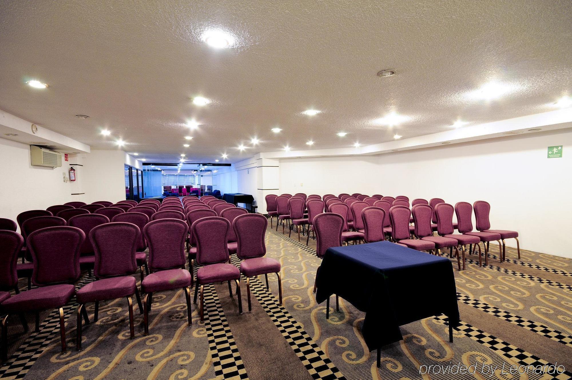 Holiday Inn Express Toluca By Ihg Экстерьер фото