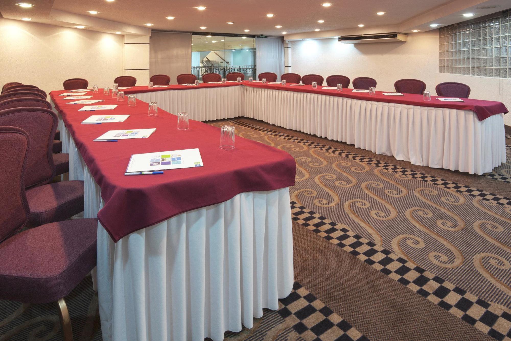 Holiday Inn Express Toluca By Ihg Экстерьер фото