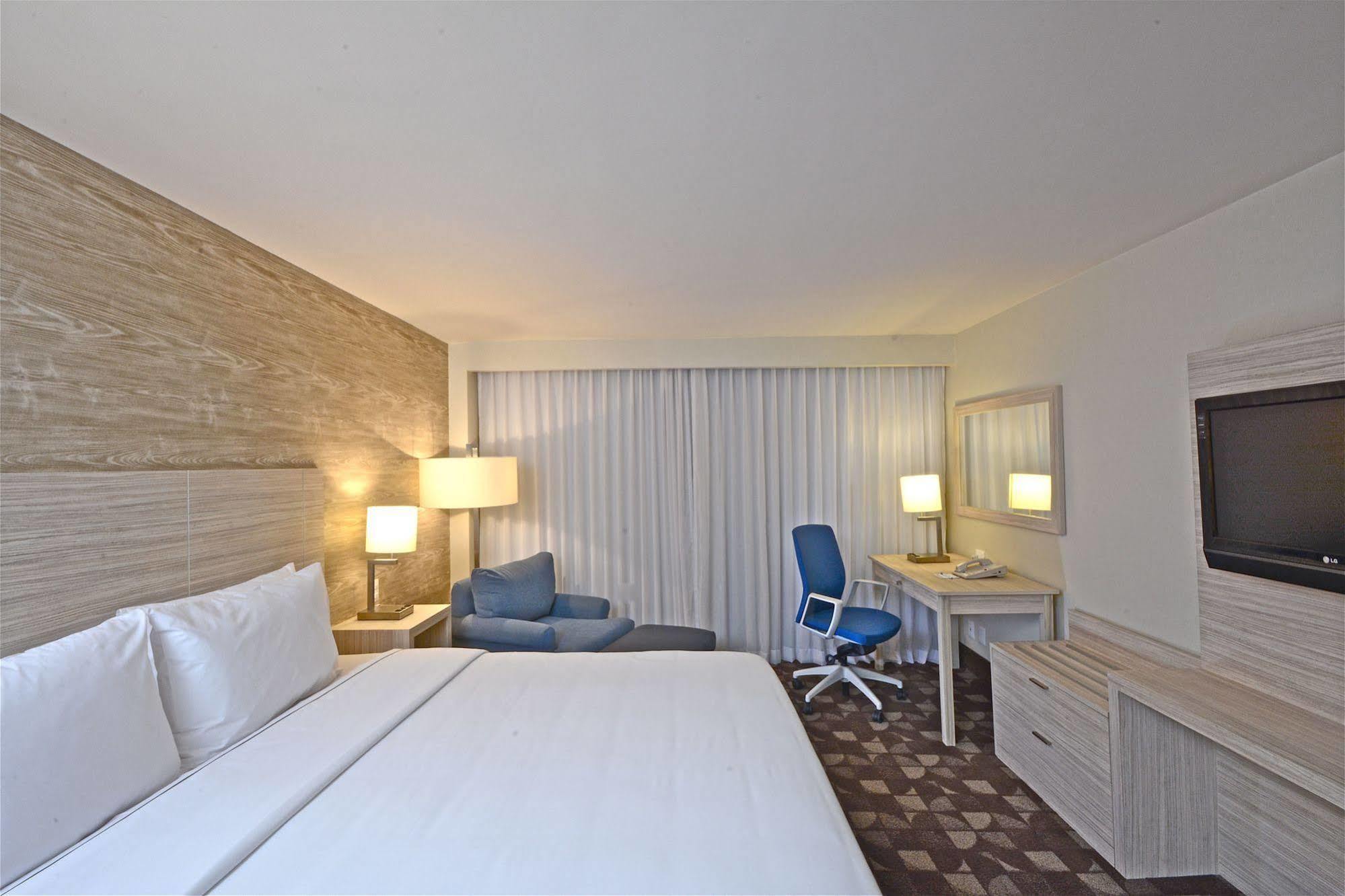Holiday Inn Express Toluca By Ihg Экстерьер фото