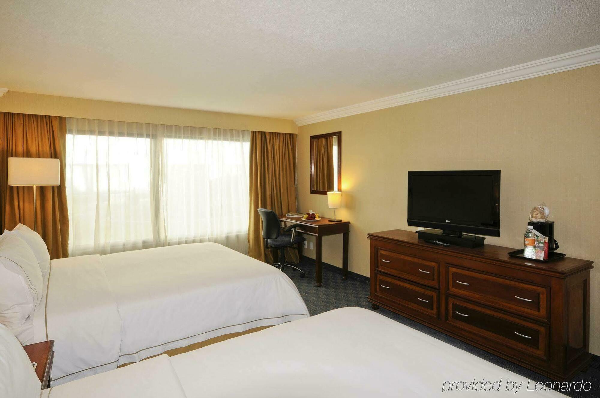 Holiday Inn Express Toluca By Ihg Экстерьер фото